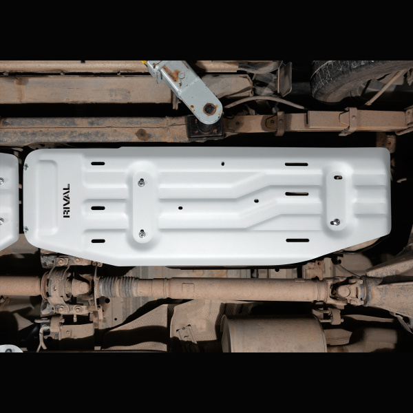 Fuel Tank Protection Plate Toyota Hilux 2015-2020; 2020-2025; 2025-; 2,7 l. / gasoline; 2,4 l. / diesel; 2,8 l. / diesel; 2,8 l. / diesel / 48V
