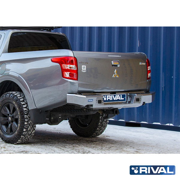 Bumper Mitsubishi L200 2015-2019; 